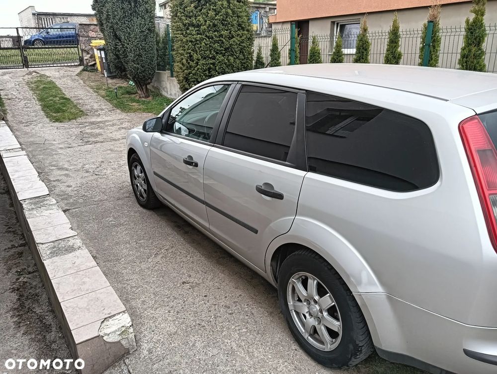 Ford Focus 1.6 TDCi DPF Ambiente - 4