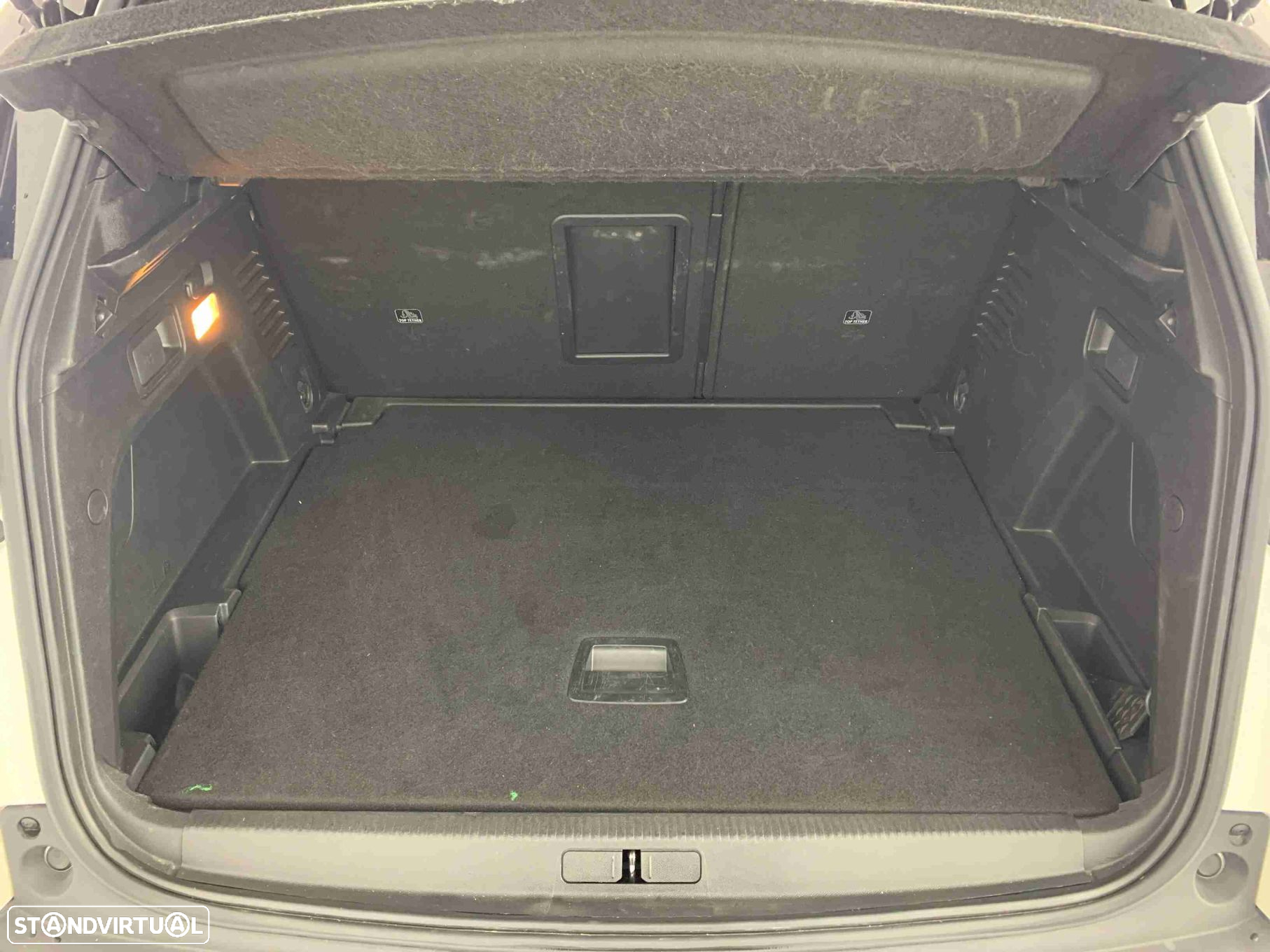 Peugeot 3008 1.5 BlueHDi GT EAT8 - 11