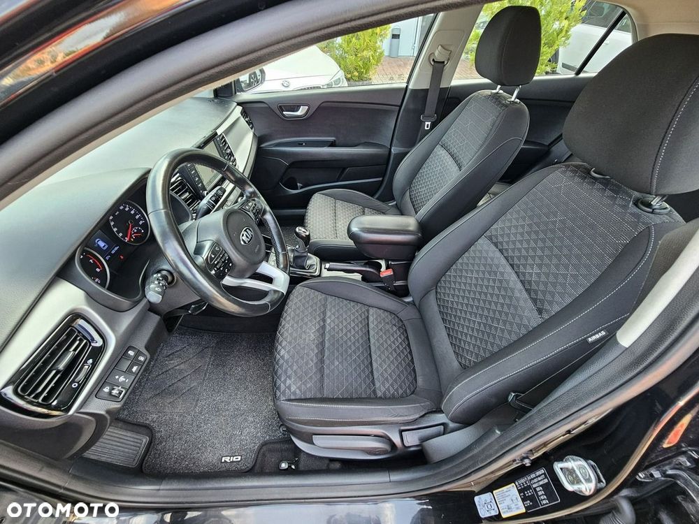 Kia Rio 1.0 T-GDI 100 Dream-Team Edition - 28