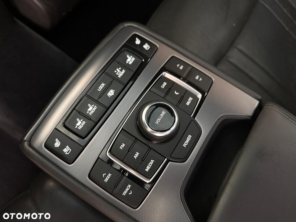 Hyundai Genesis 3.8 V6 GDI - 28