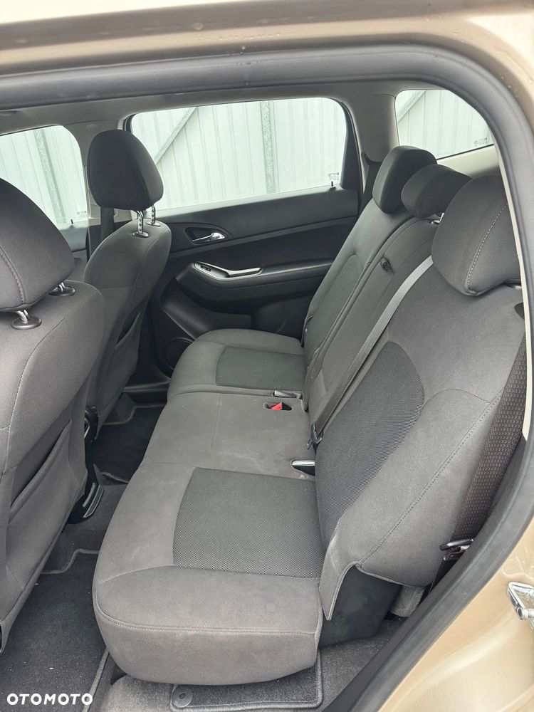 Chevrolet Orlando - 14