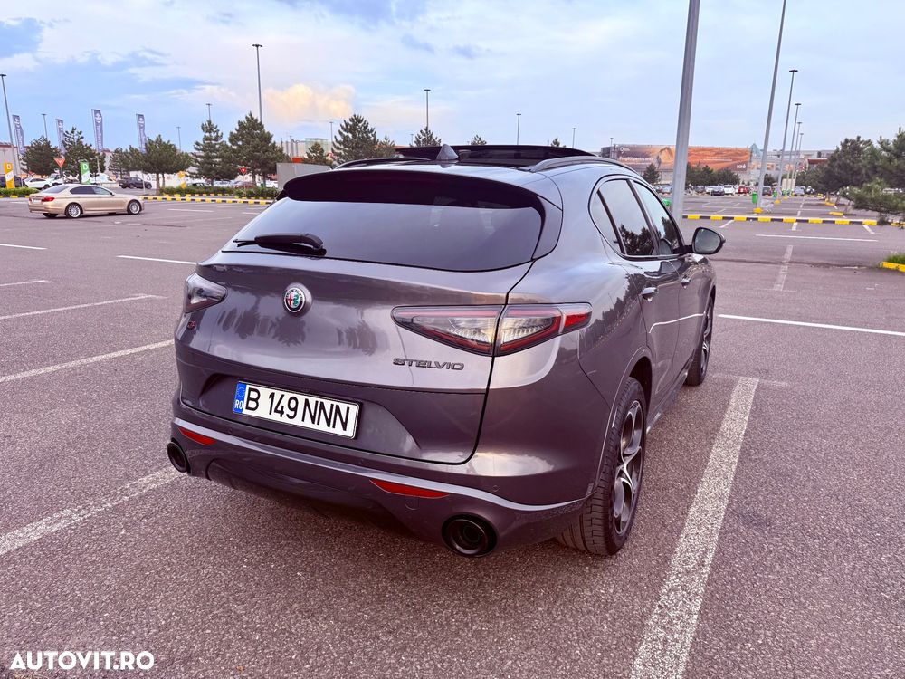 Alfa Romeo Stelvio 2.0 Turbo 16V AT8-Q4 Veloce - 8