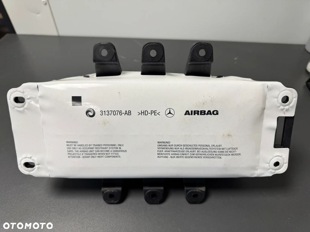 Mercedes C Klasa W206 airbag pasażera A2068607401 - 1