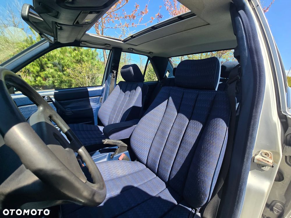 Mercedes-Benz W201 (190) - 20