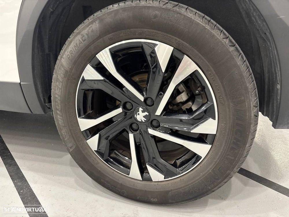 Peugeot 2008 1.2 PureTech Allure - 11