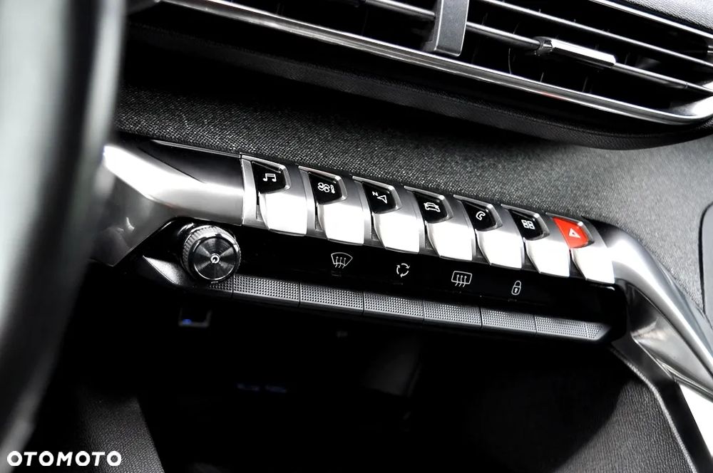 Peugeot 5008 1.5 BlueHDi Allure S&S EAT8 - 33