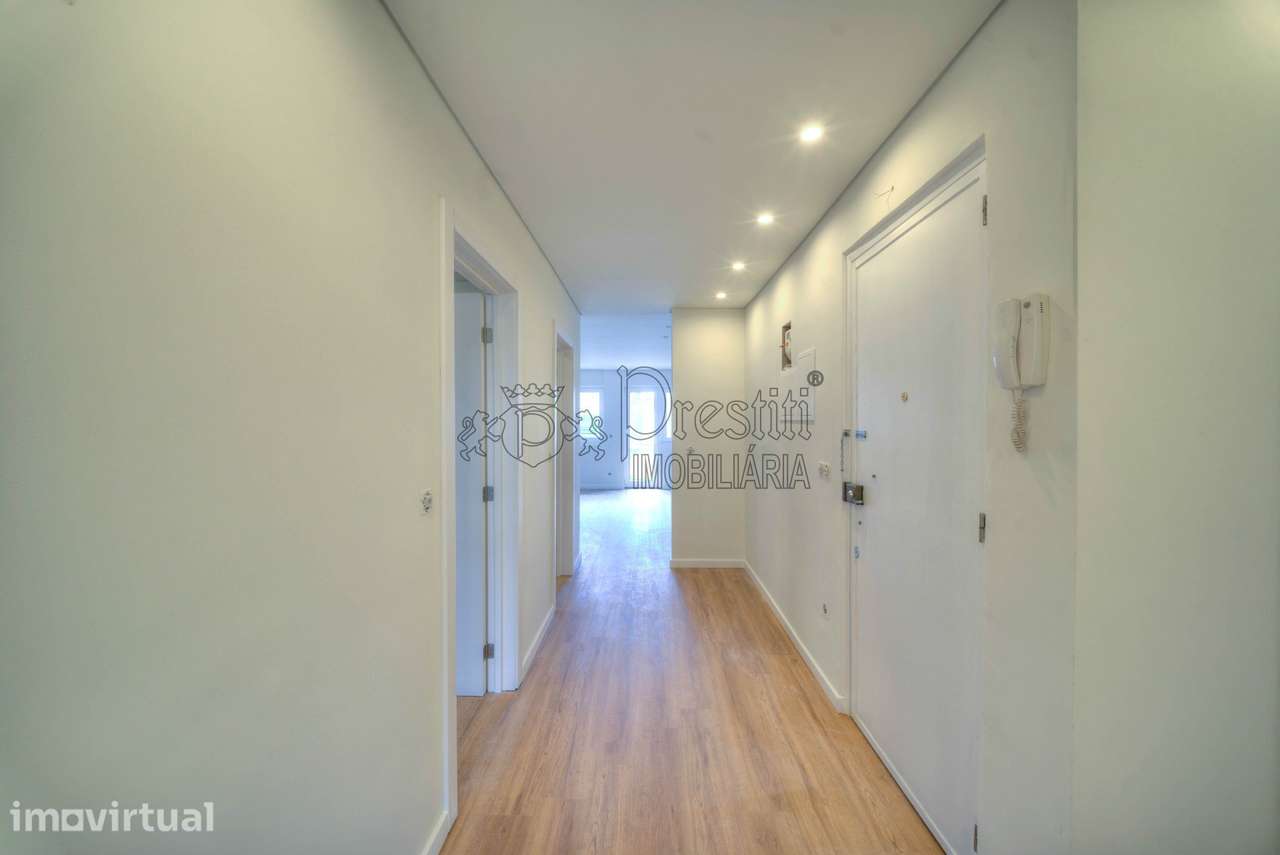 Apartamento T3 Remodelado na Cidade - Grande imagem: 3/15