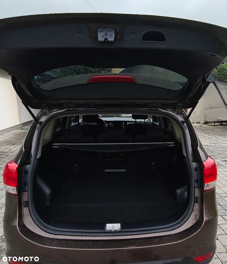 Kia Carens 1.7 CRDi M - 7