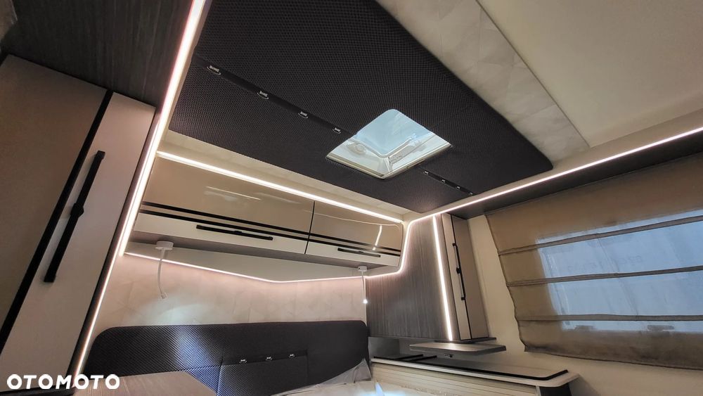 McLOUIS Nevis 879 - 5 osobowy - 27