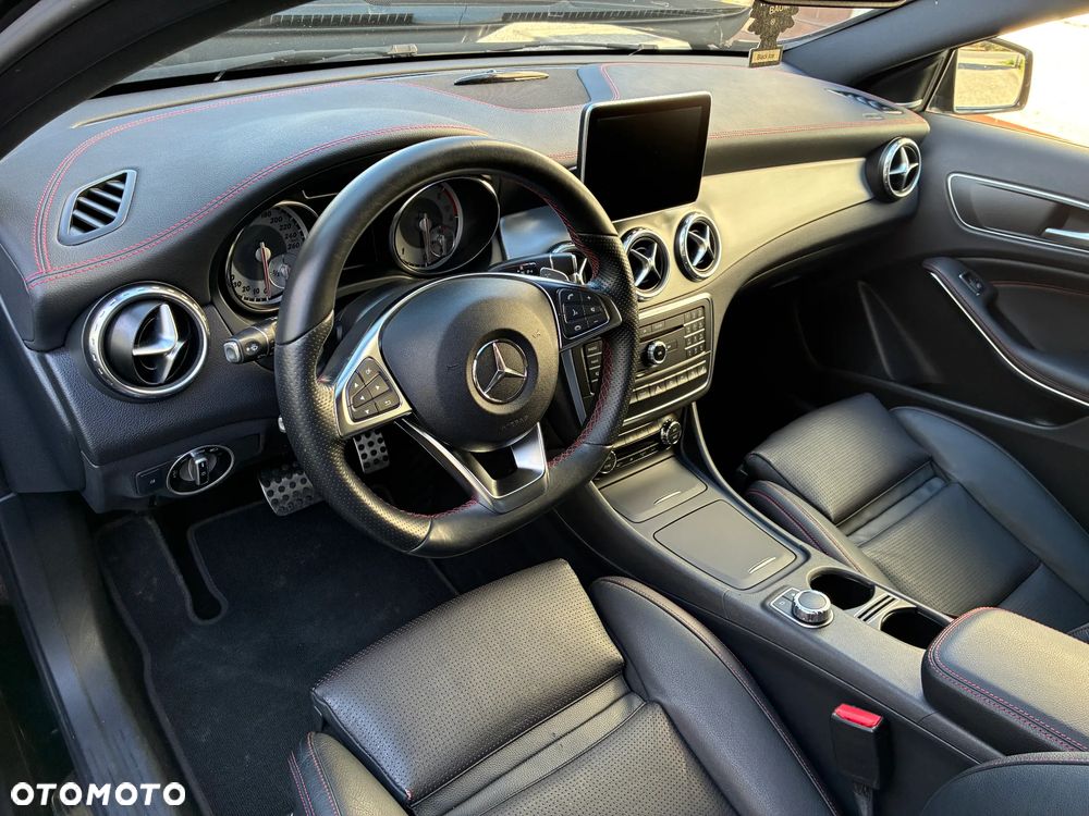 Mercedes-Benz GLA 220 d 4Matic 7G-DCT AMG Line - 17