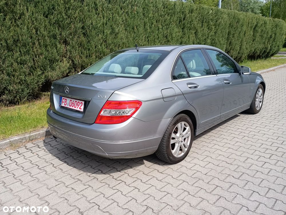 Mercedes-Benz Klasa C 180 CGI Automatik BlueEFFICIENCY Avantgarde - 9