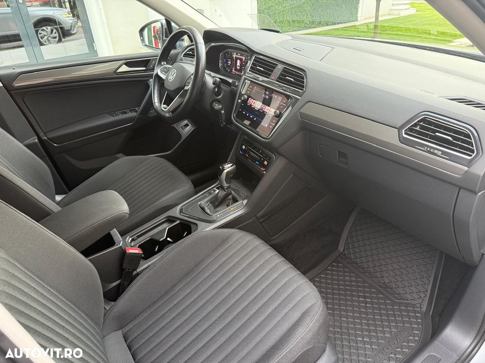Volkswagen Tiguan - 12