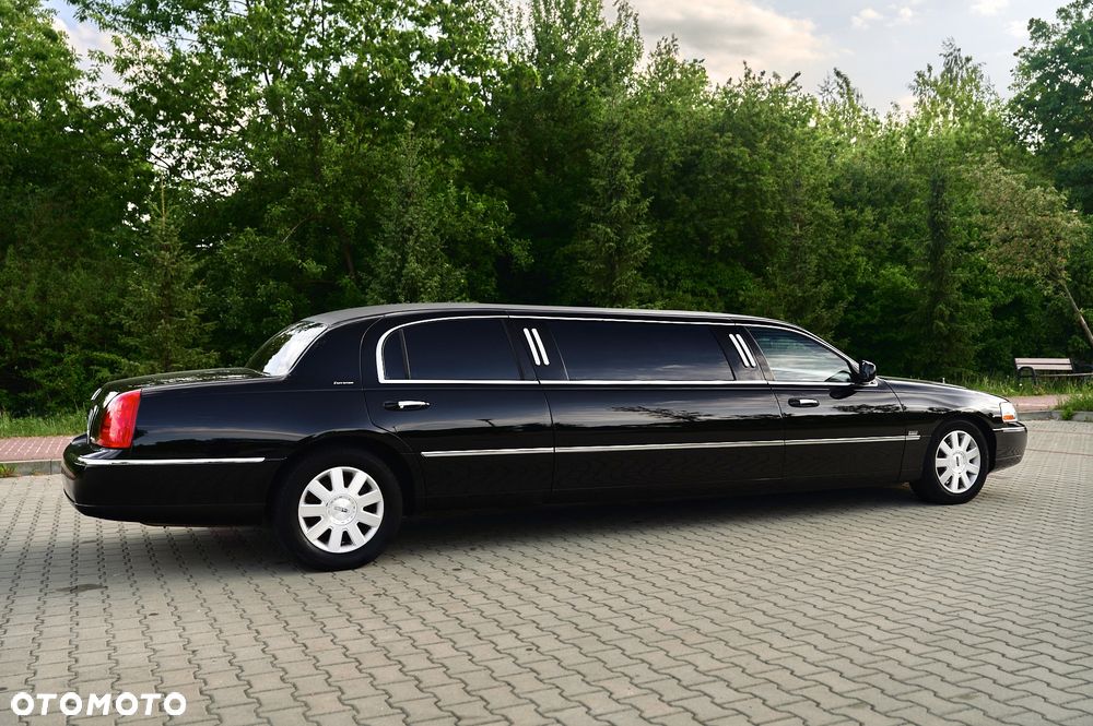 Lincoln Town Car 4.6 Executive - 17