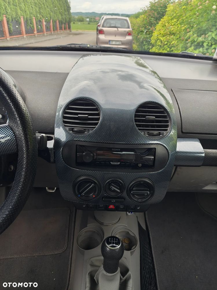 Volkswagen New Beetle 2.0 - 12