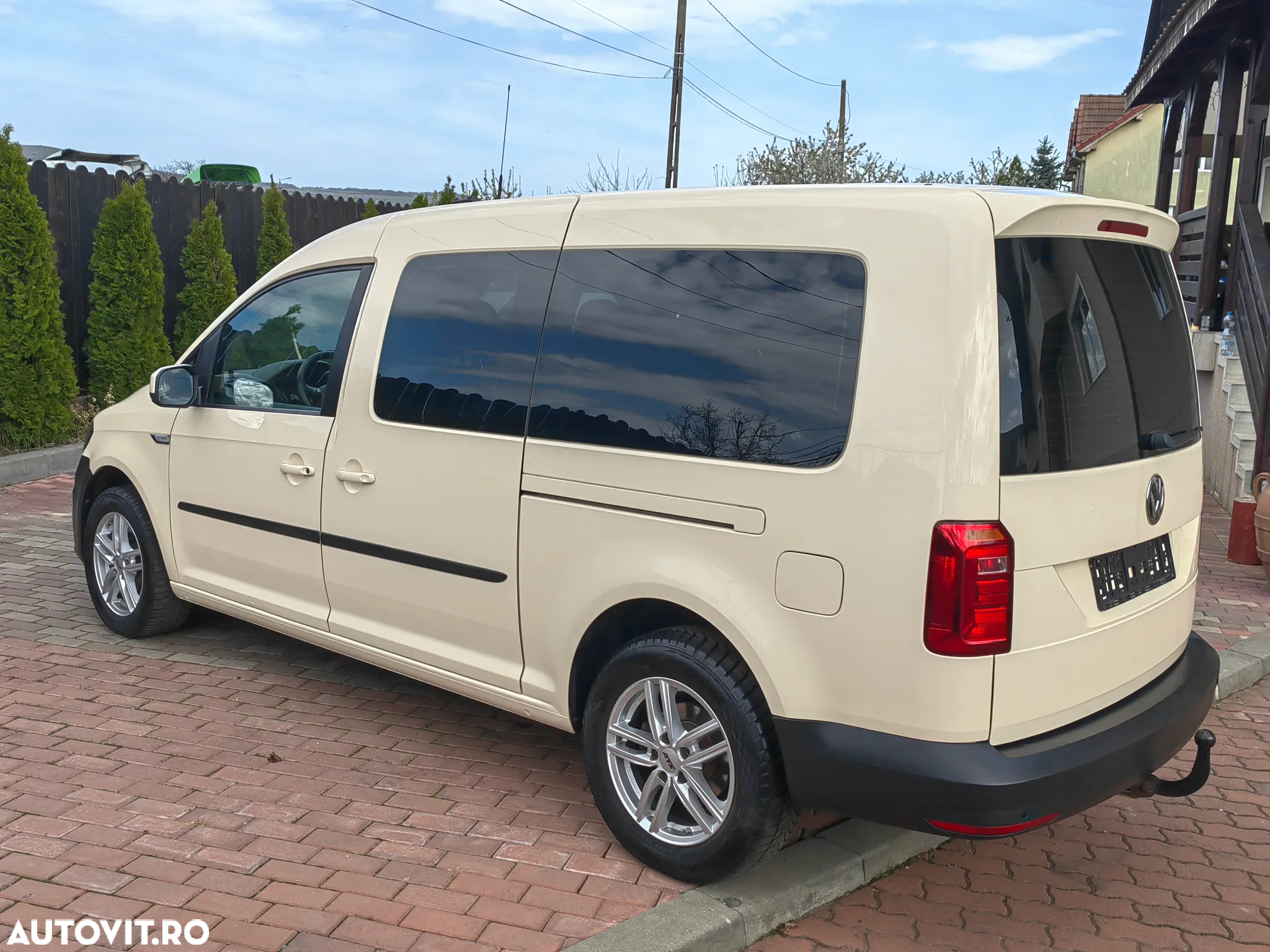 Volkswagen Caddy 2.0 TDI (7-Si.) DSG Maxi Family - 16