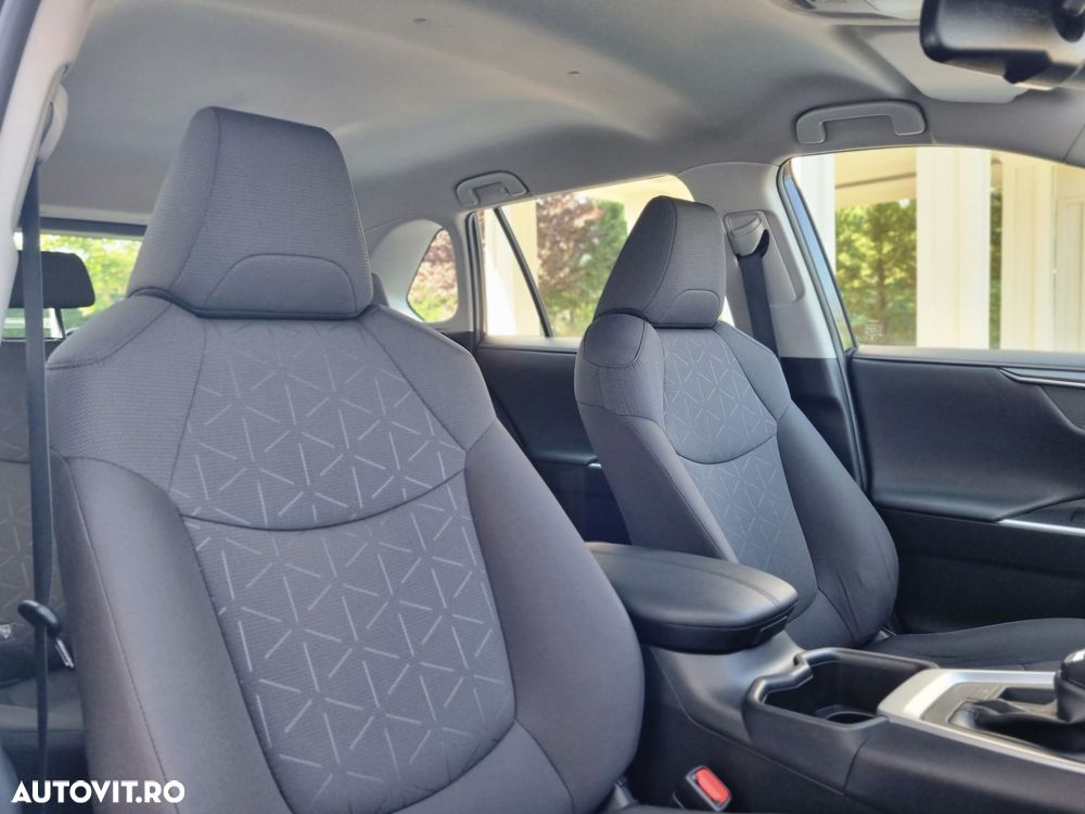 Toyota RAV4 - 11