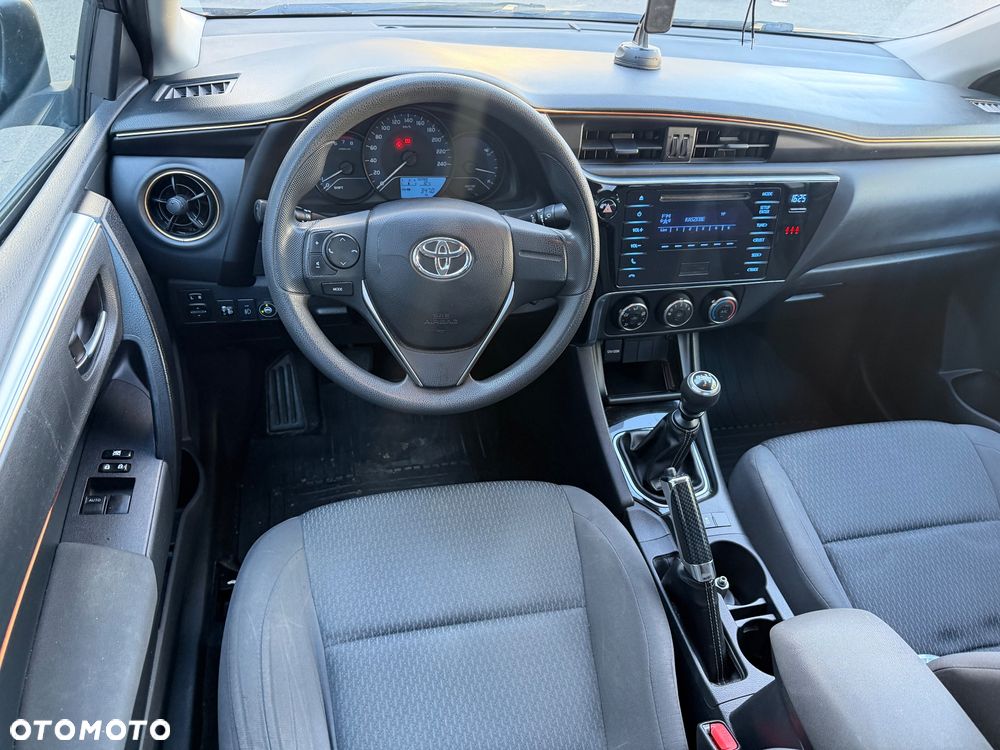 Toyota Corolla 1.6 Active EU6 - 8