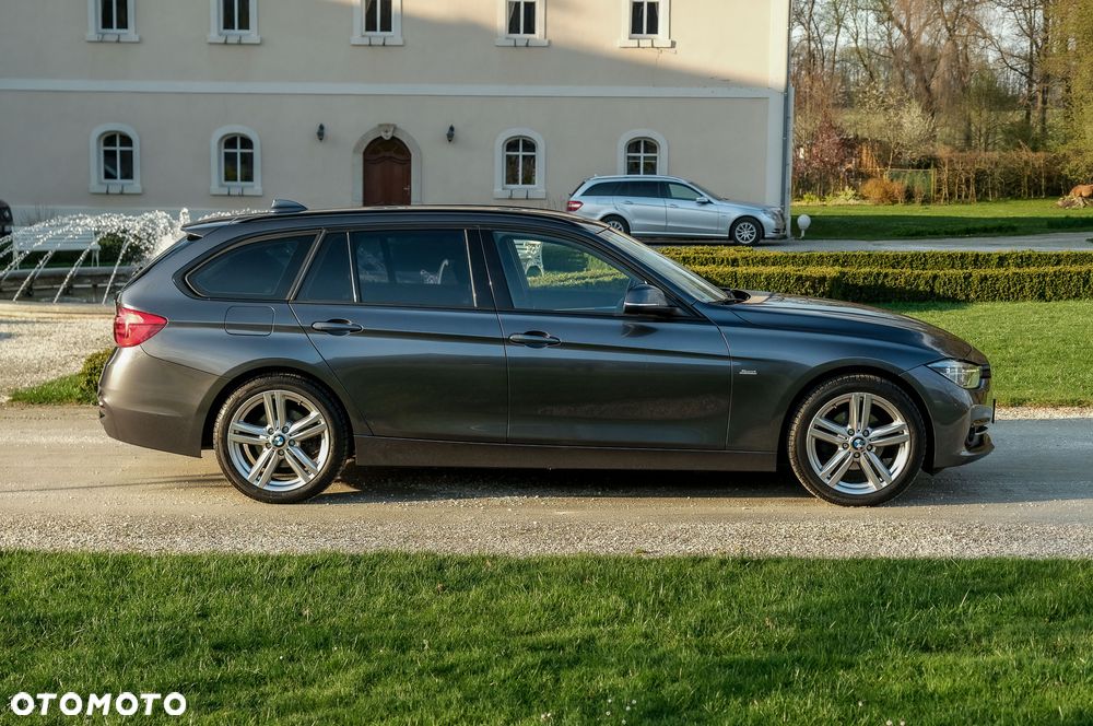 BMW Seria 3 318d Sport Line Shadow - 12