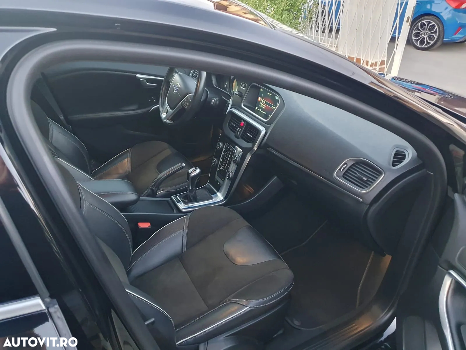 Volvo V40 D4 Rdesign - 11