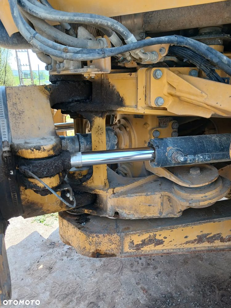 Caterpillar 725 C - 33