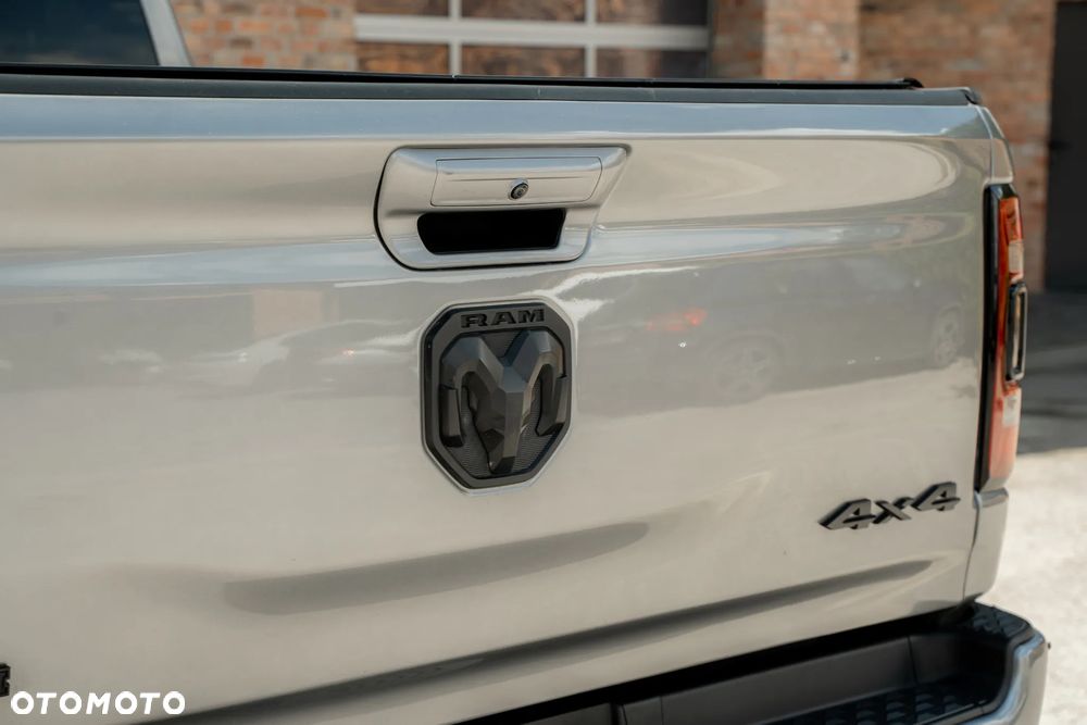 RAM 1500 5.7 Crew Cab Bighorn - 4