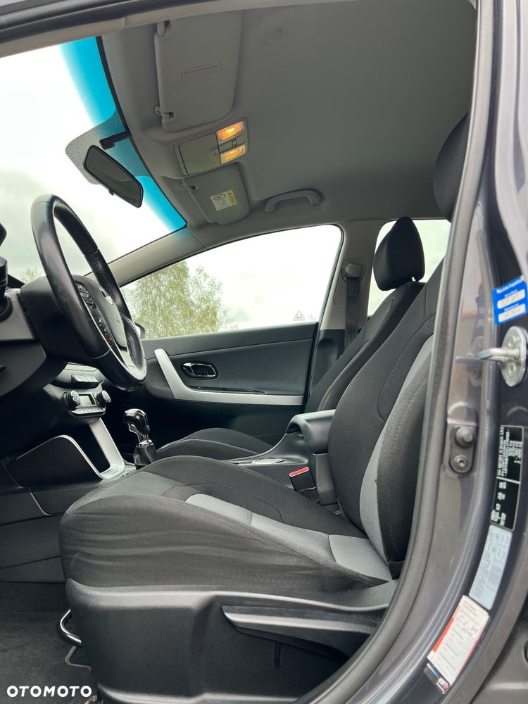 Kia Ceed - 12