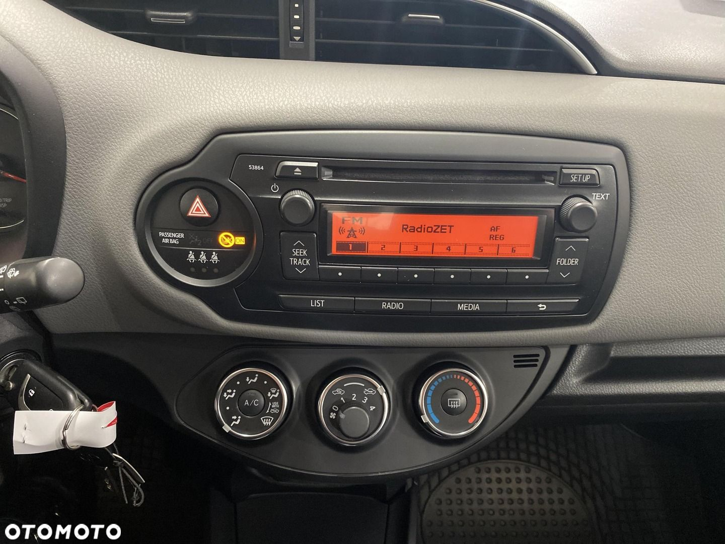 Toyota Yaris 1.0 Active EU6 - 15