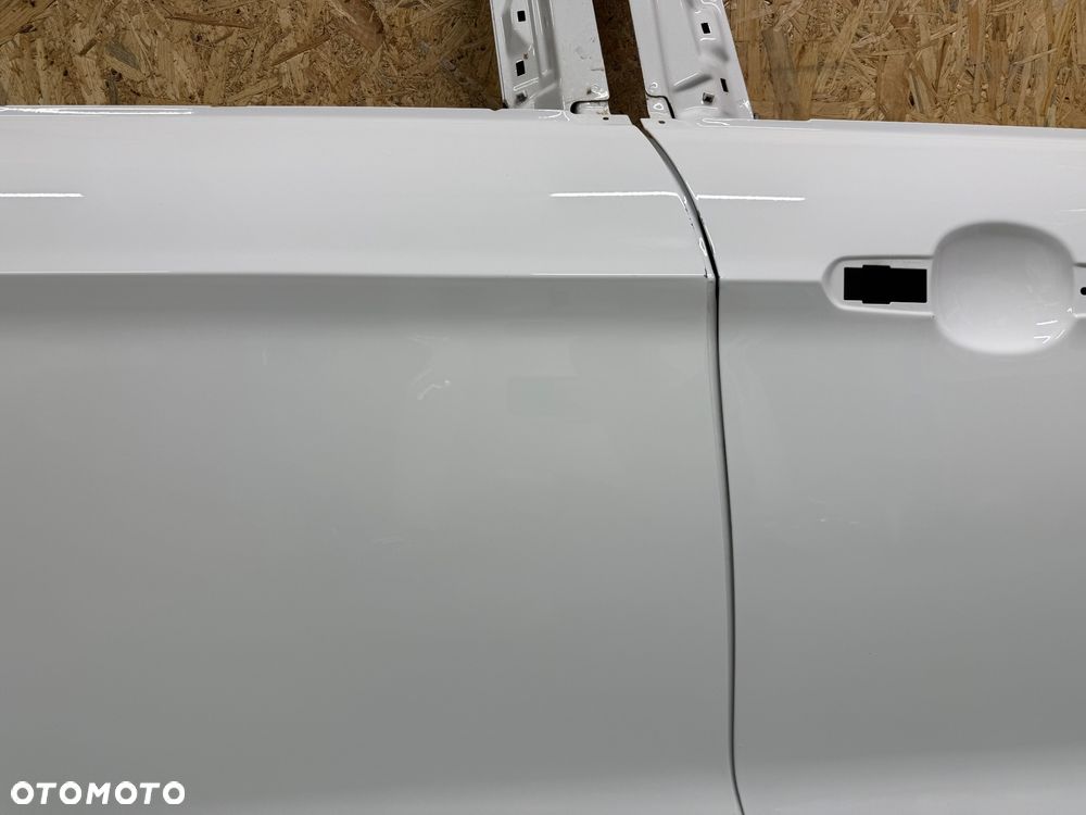 DRZWI PRAWE PRZÓD PRAWE TYŁ PRZEDNIE PRAWE TYLNE PRAWE STRONA FORD KUGA MK2 BIAŁE - 20