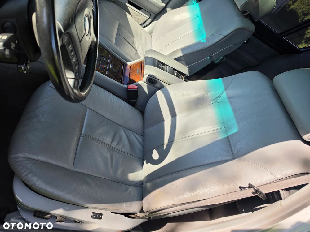BMW Seria 7 740iL - 34