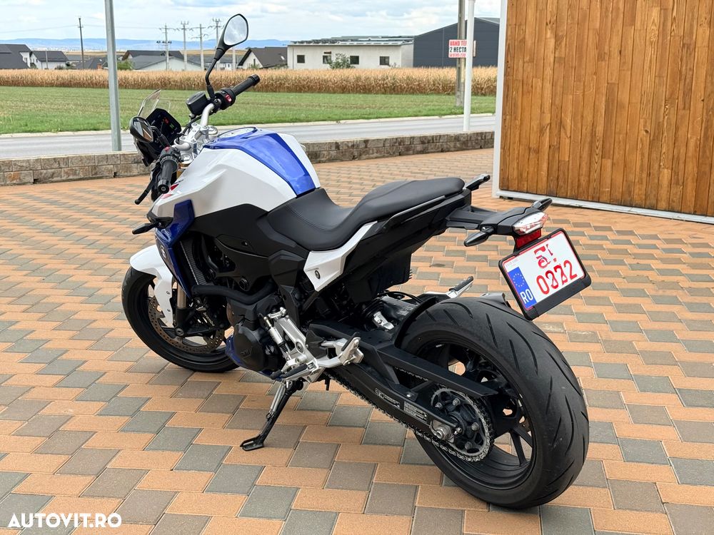 BMW F900R - 4