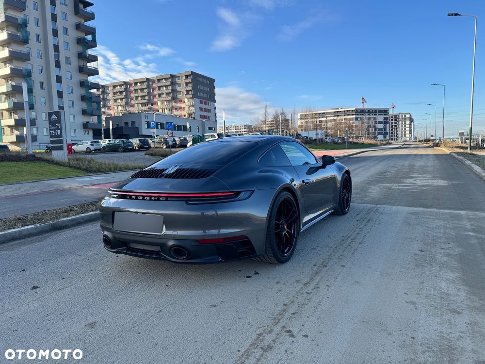 Porsche 911 Carrera GTS - 6