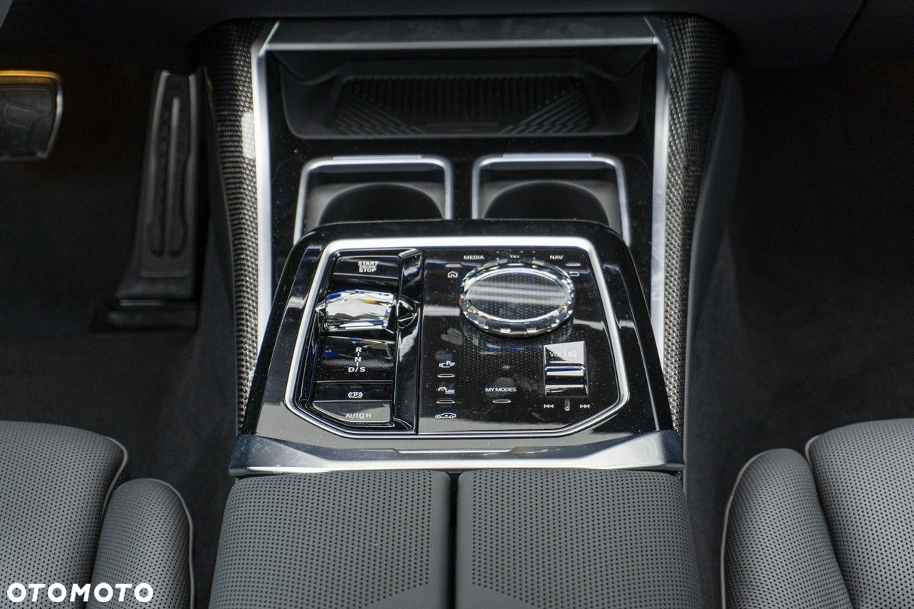 BMW Seria 7 - 17