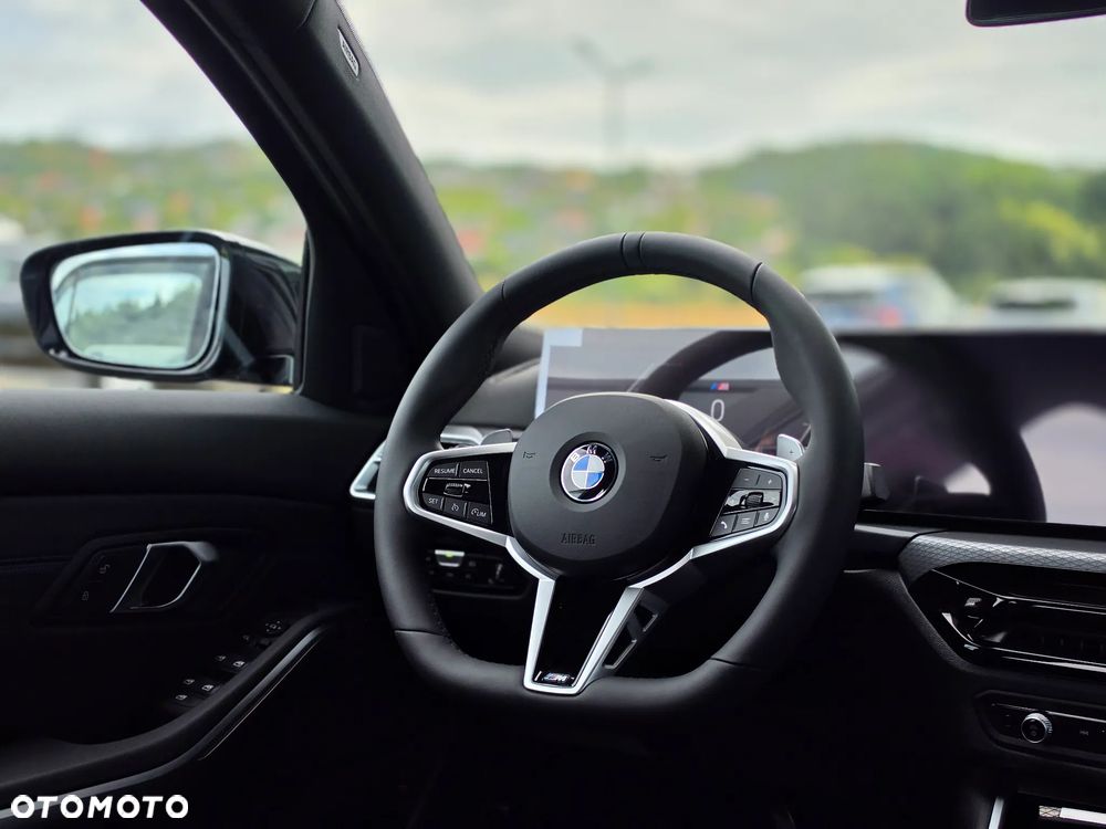 BMW Seria 3 320i xDrive M Sport - 32