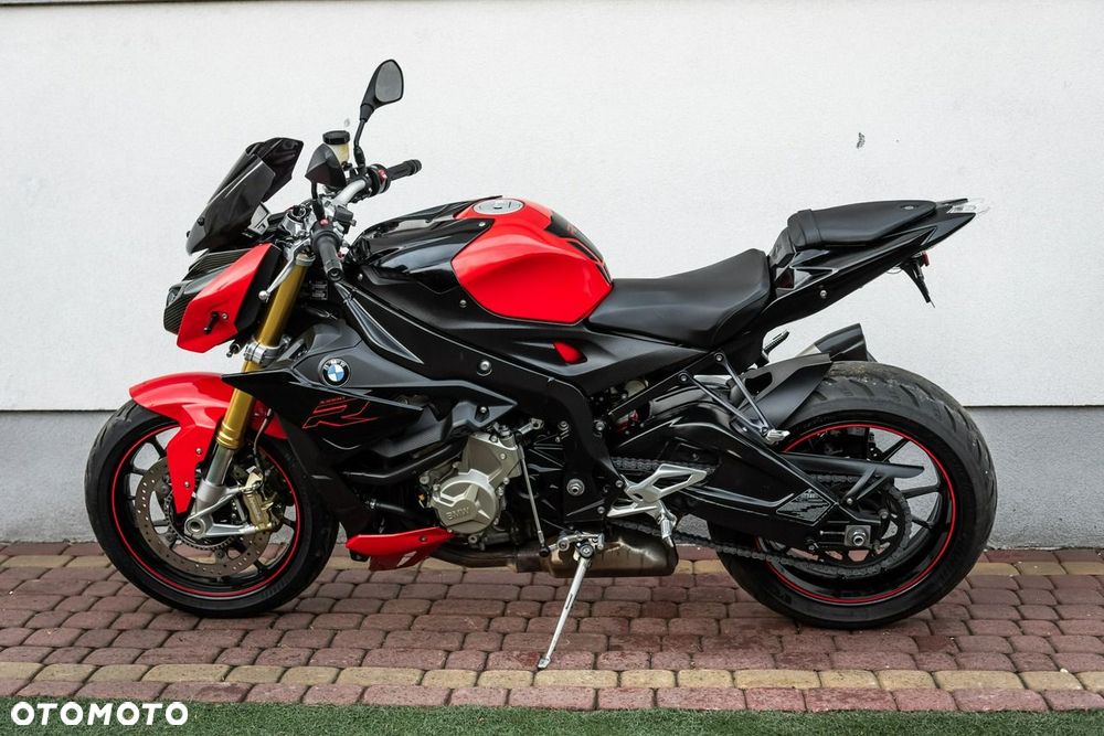 BMW S - 6