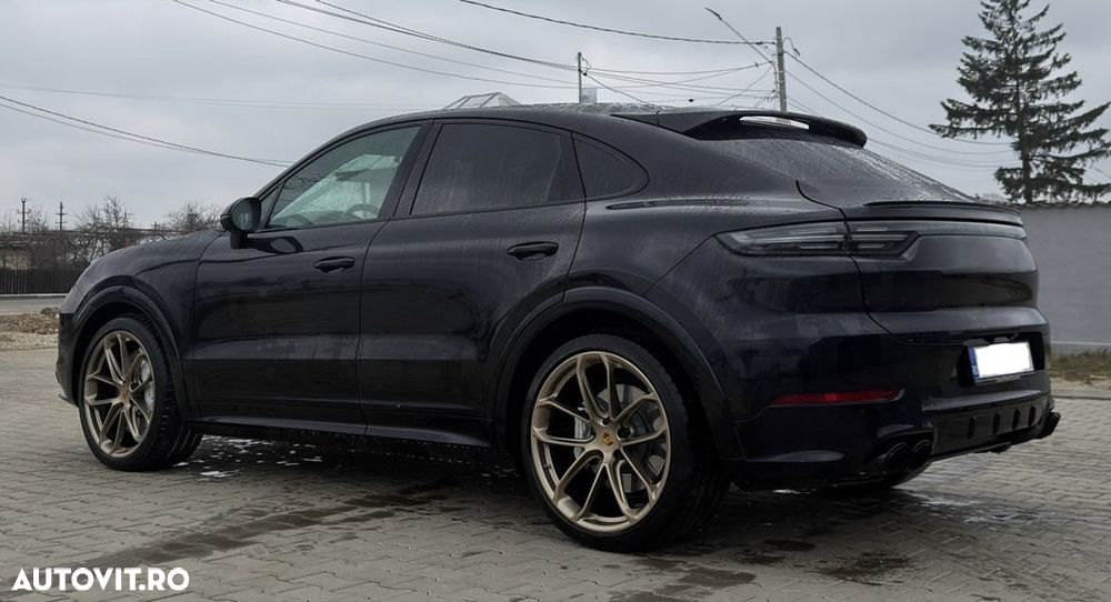 Porsche Cayenne Coupe - 3