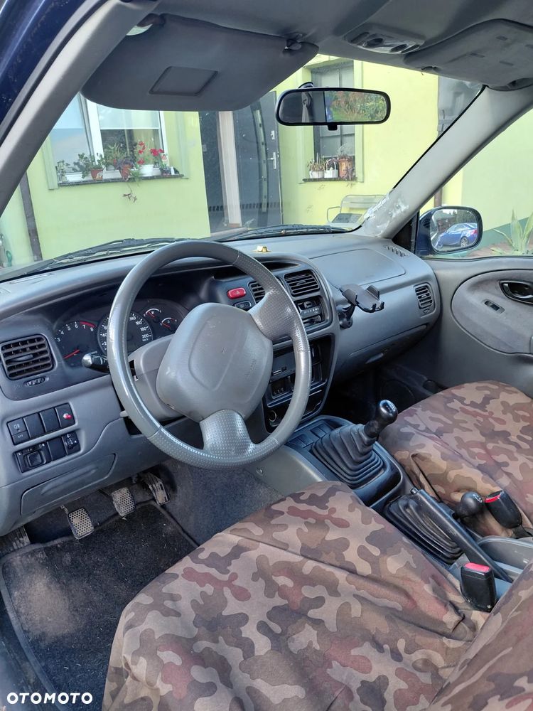 Suzuki Grand Vitara 2.0 - 13