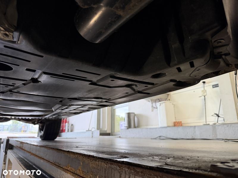 Volkswagen Transporter Kombi L1H1 4Motion - 40