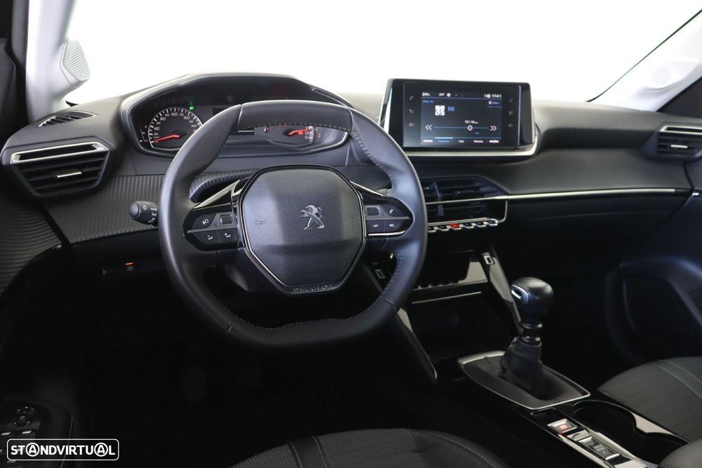 Peugeot 208 - 18