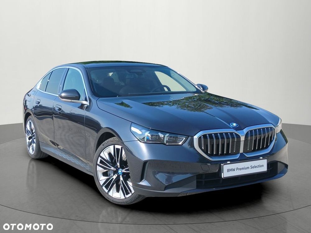 BMW Seria 5 550e xDrive PHEV - 8