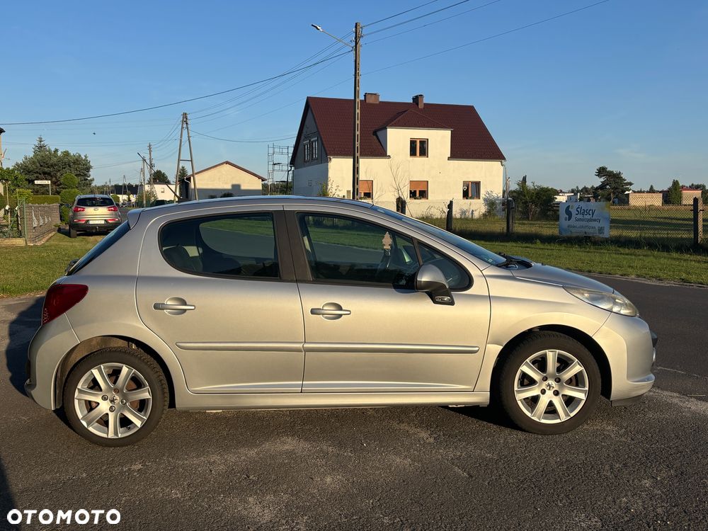 Peugeot 207 1.6 - 15