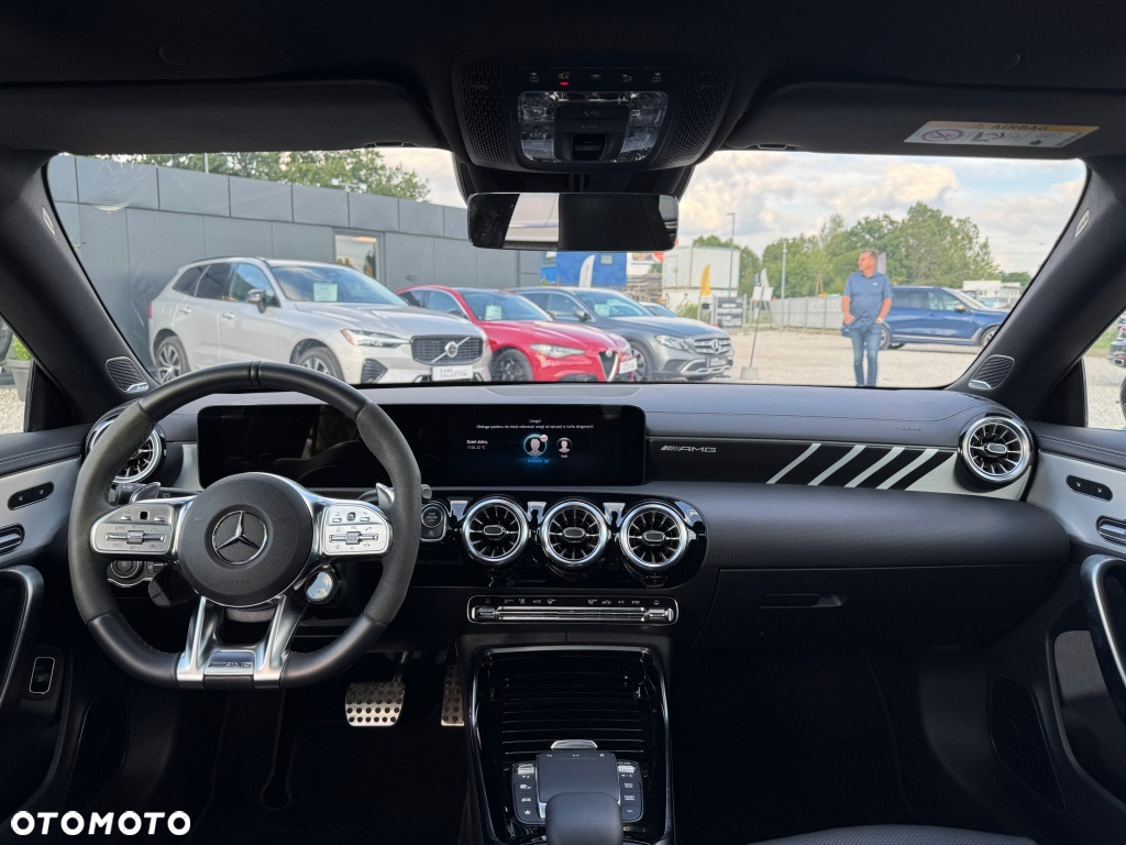 Mercedes-Benz CLA - 12