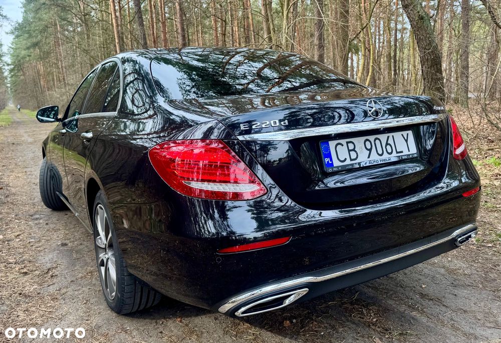 Mercedes-Benz Klasa E 220 d 4-Matic 9G-TRONIC - 4