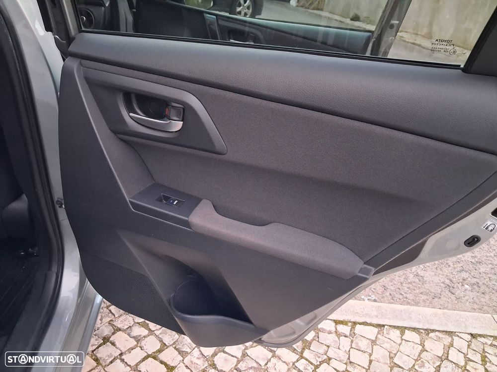 Toyota Auris Touring Sports 1.4 D-4D Comfort - 22
