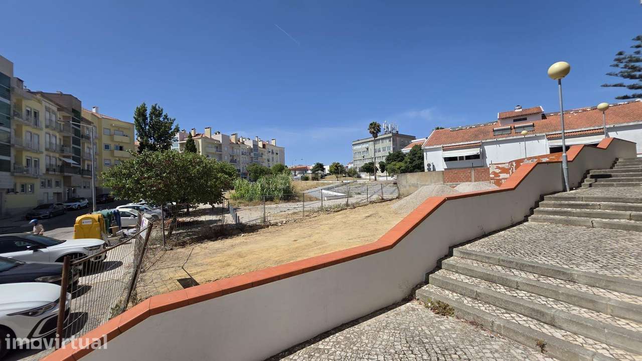 Terreno com 506m2 na Charneca de Caparica, Almada - Grande imagem: 2/13