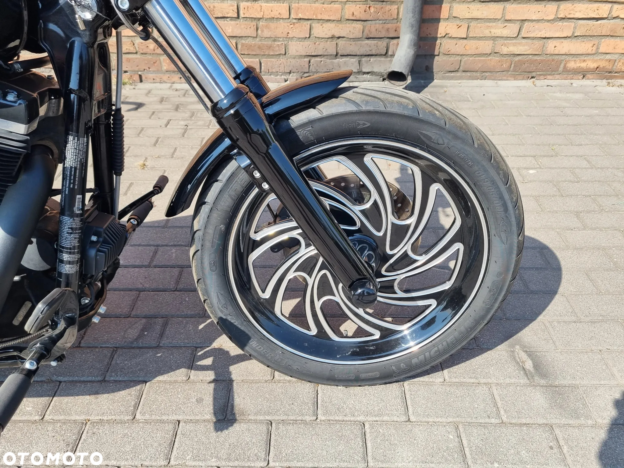 Harley-Davidson Dyna Street Bob - 18