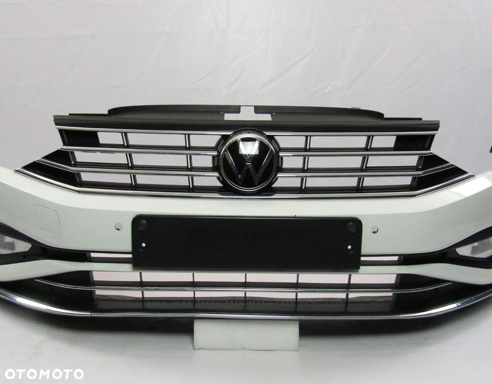 Zderzak przedni VW Passat B8 FL 19 - 24 Highline Pdc-4 Lakier LC9A - 8