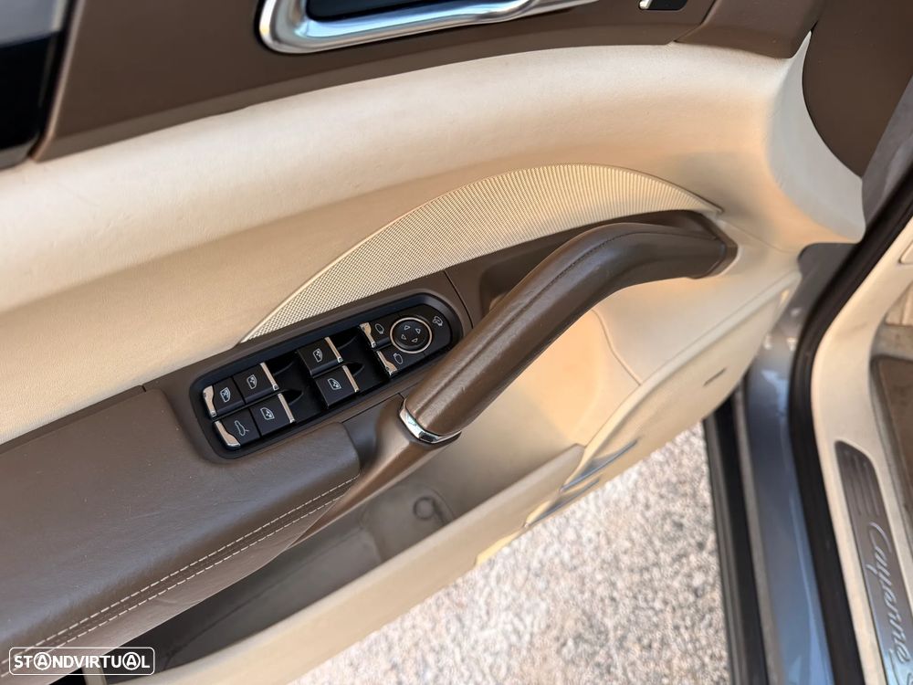 Porsche Cayenne S - 9