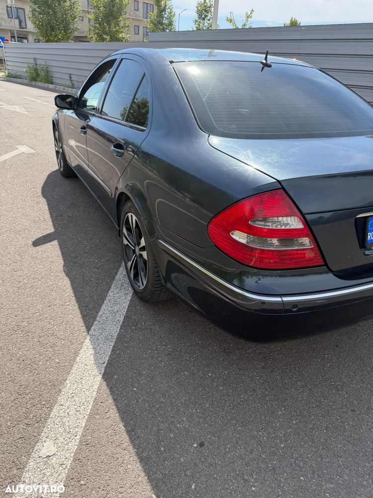 Mercedes-Benz E - 12