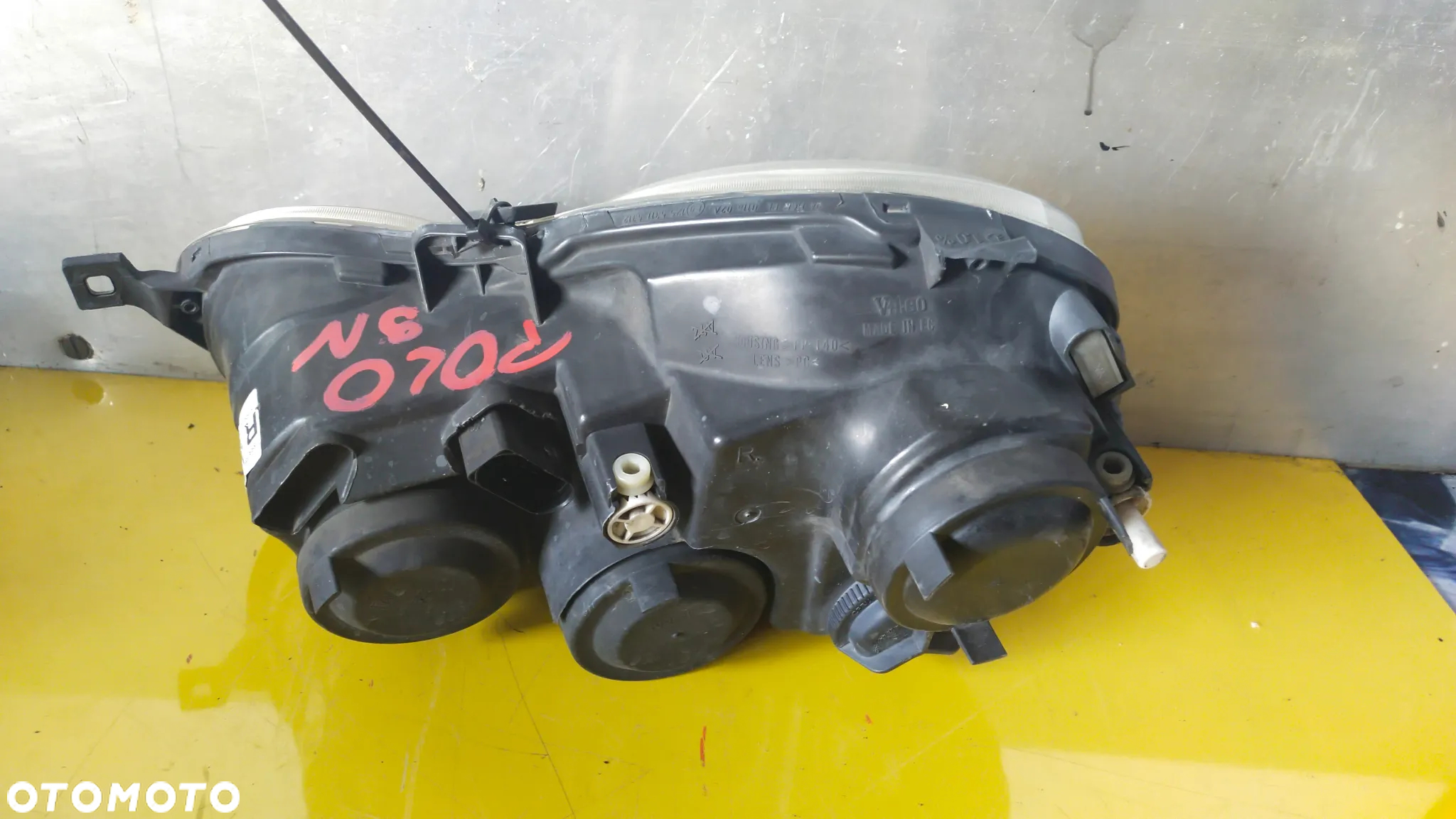 LAMPA PRZEDNIA PRZÓD PRAWA VW POLO 9N - 2