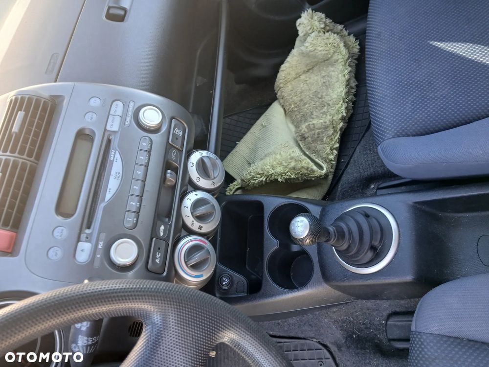 honda jazz II NH623M fotel fotele kanapa deska kokpit podsufitka boczek boczki klamka podłokietnik - 5